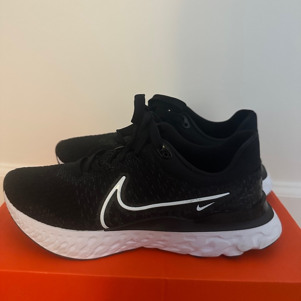Womens- NIKE React Infinity Run F3 Sneakers